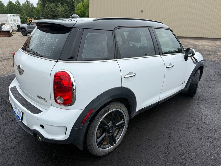 #1439-•-2011-mini-cooper-s-4-door-hatchback-image-5