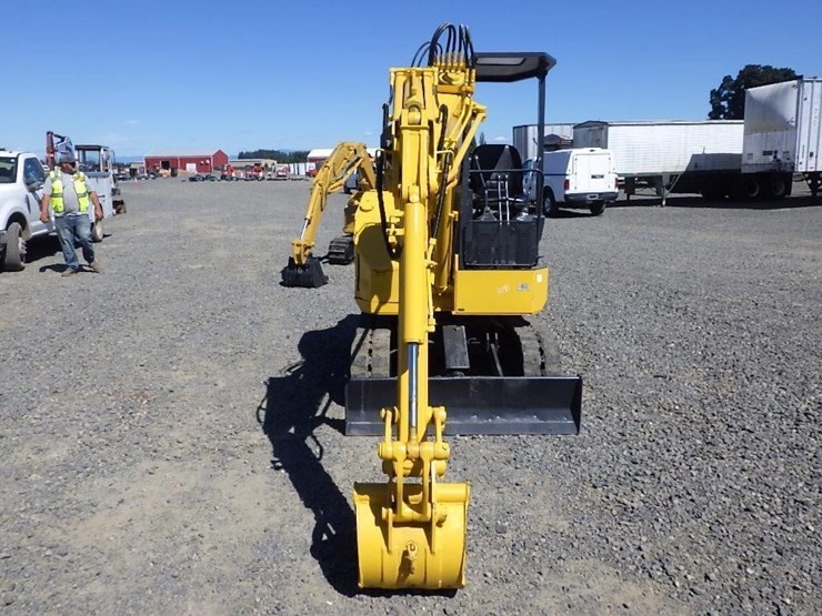 komatsu-pc28uu-image-2