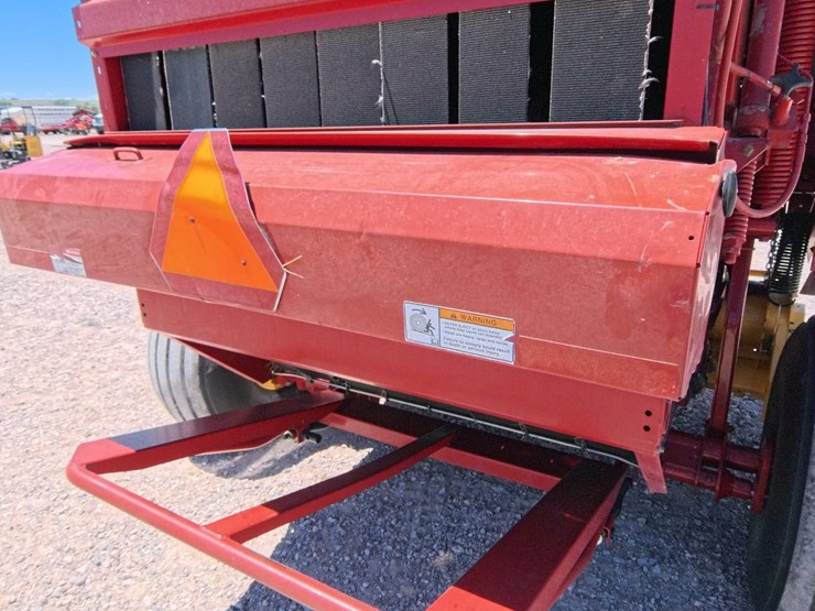 2011-new-holland-br7090-image-56