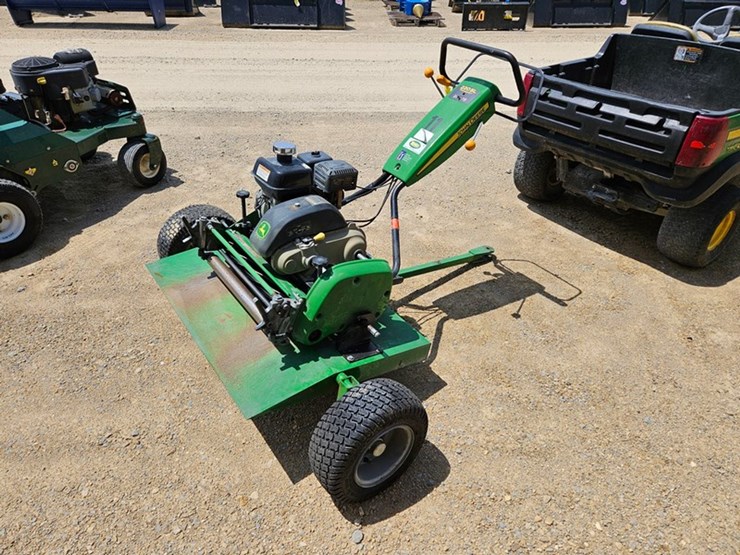 john-deere-220-image-5
