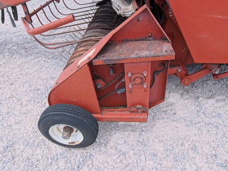 hesston-4900-image-15