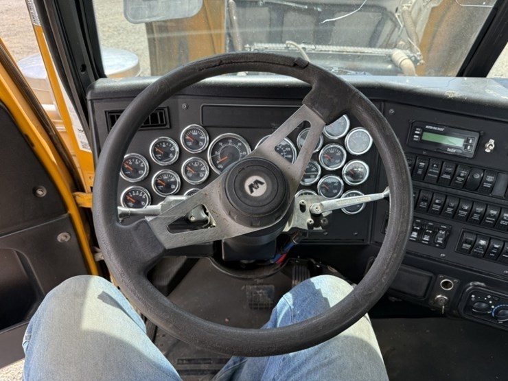 2018-western-star-4900-image-29