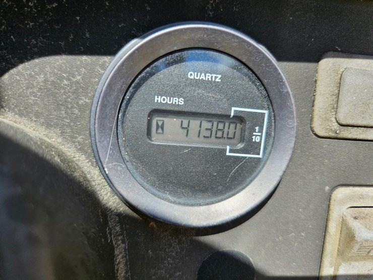 2011-john-deere-gator-image-26