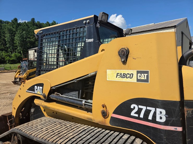 caterpillar-277b-image-15