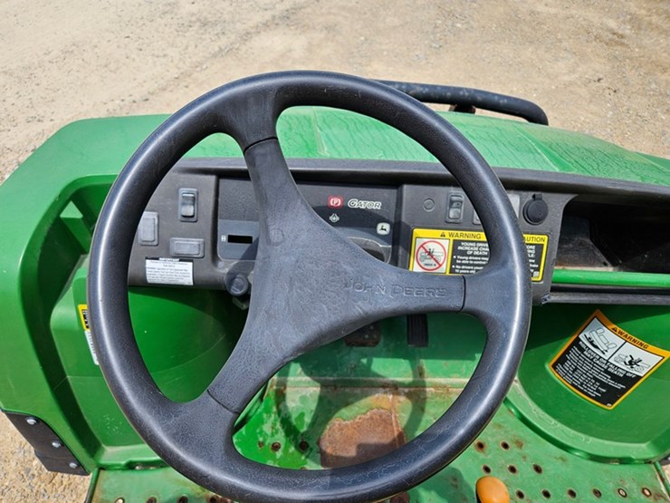 john-deere-gator-image-25