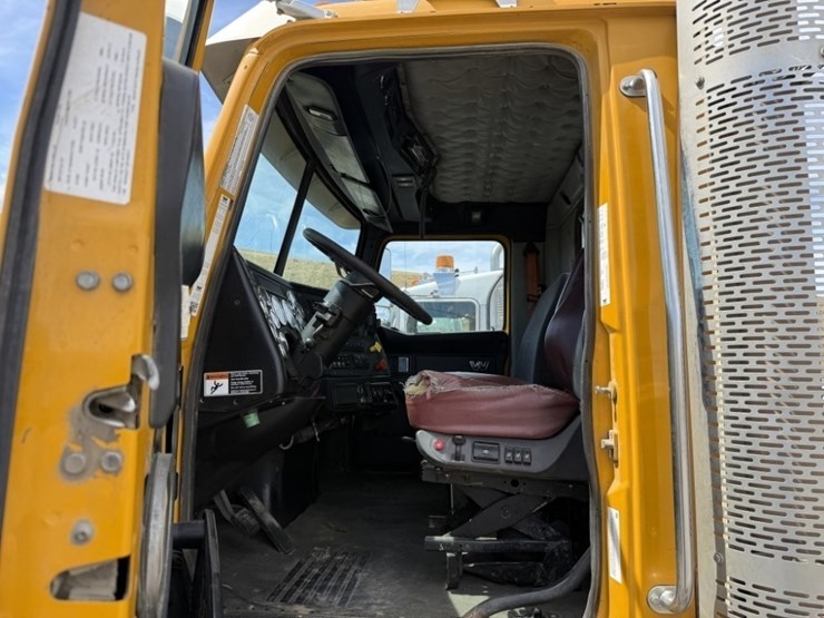 2018-western-star-4900-image-26