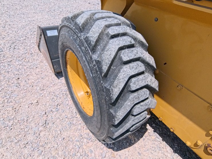 2007-john-deere-320-image-18