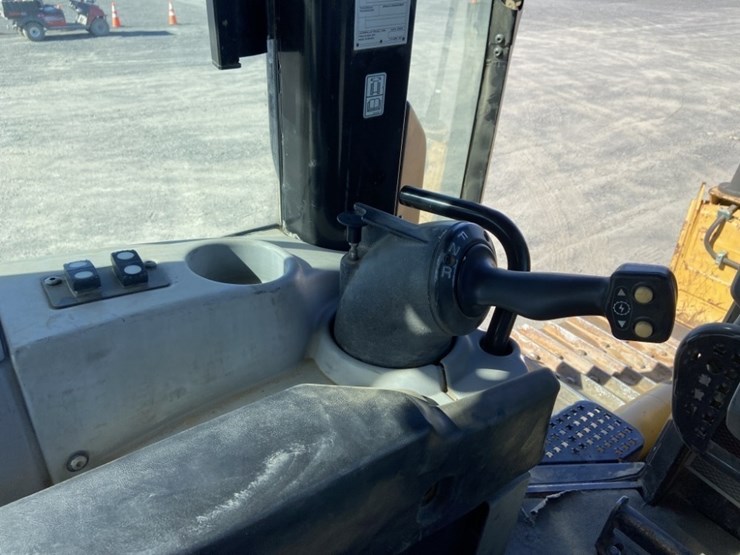 2012-caterpillar-d6n-xl-image-17