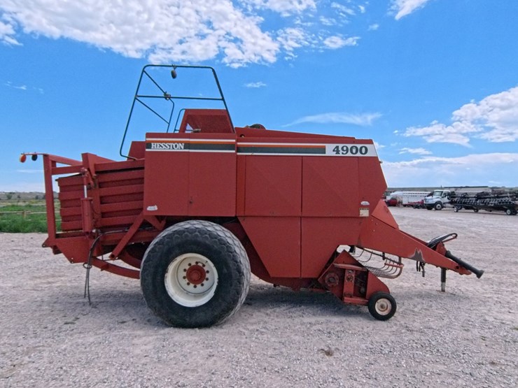 hesston-4900-image-7