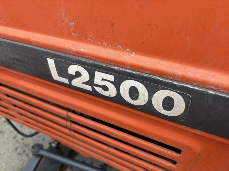 1998-kubota-l2500-image-10