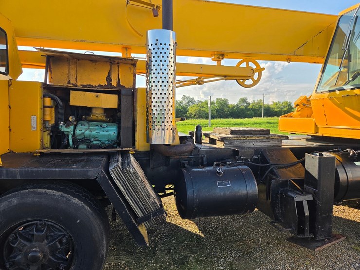 #2446-•-clark-720-crane-truck-image-14