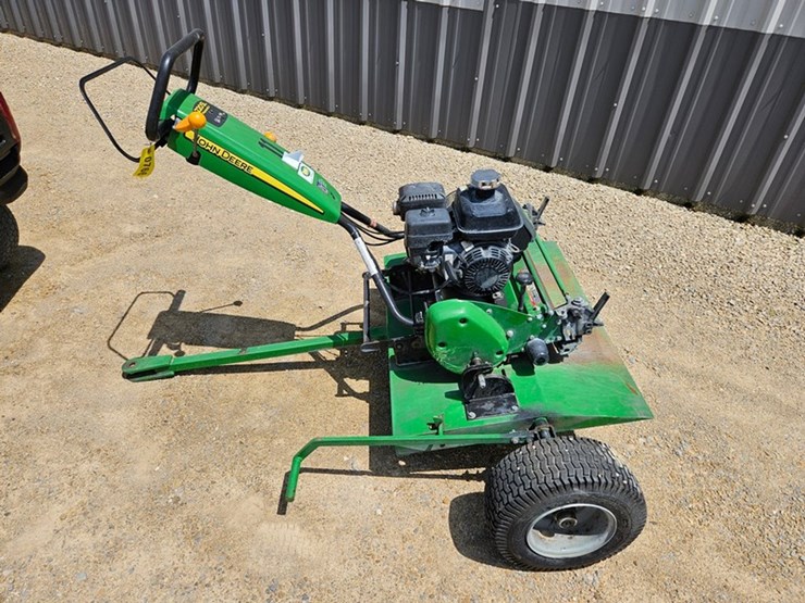 john-deere-220-image-2