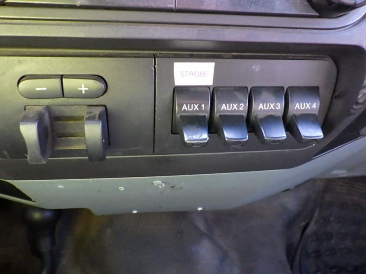 2012-ford-f550-image-35