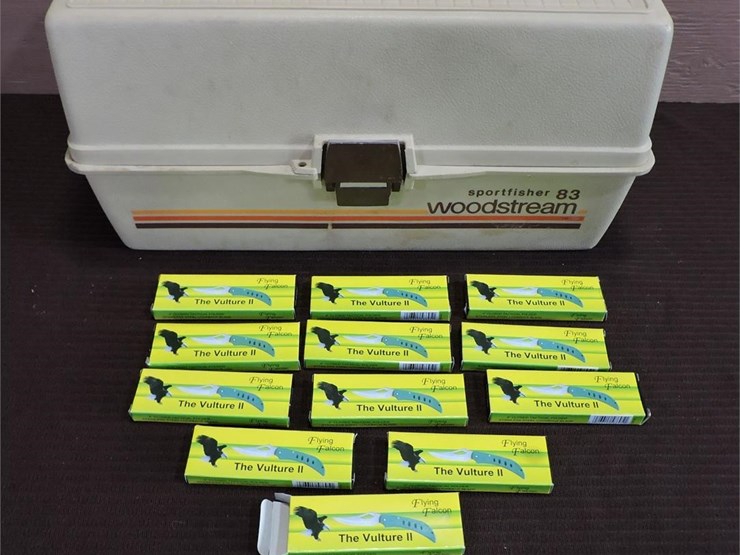tackle-box-and-lock-back-knives-image-1