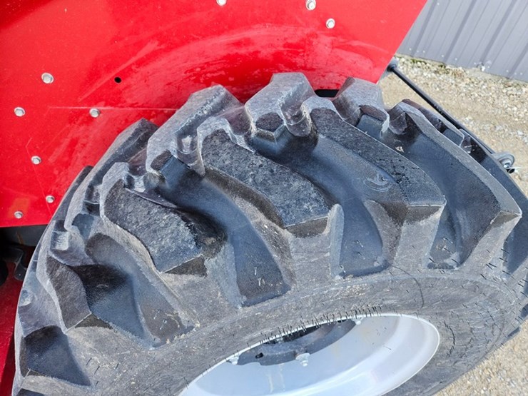 massey-ferguson-1735m-image-18