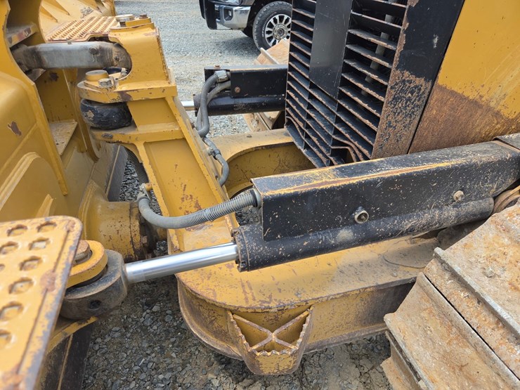 caterpillar-d6-image-15