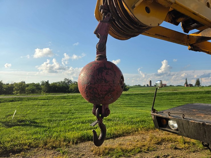 #2446-•-clark-720-crane-truck-image-11