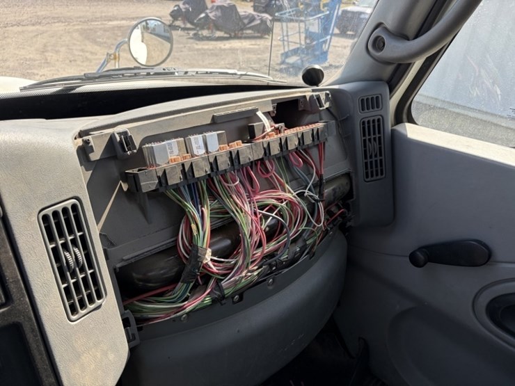 2007-international-durastar-4300-image-33