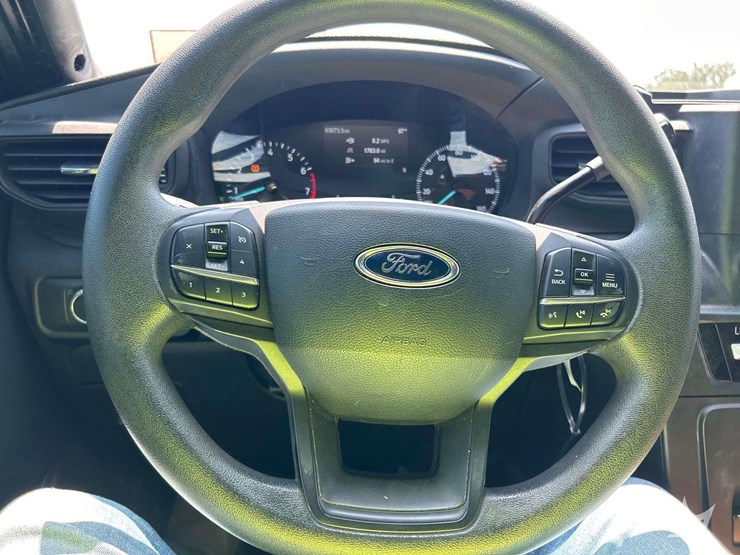 2021-ford-explorer-image-14