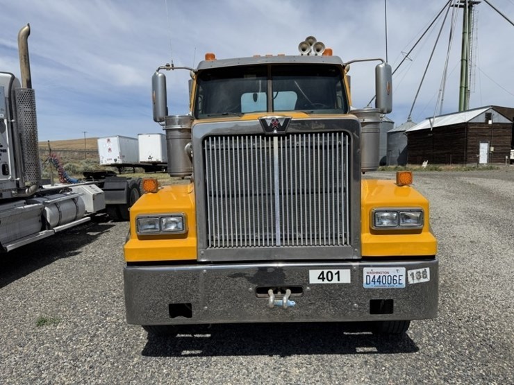 2018-western-star-4900-image-8