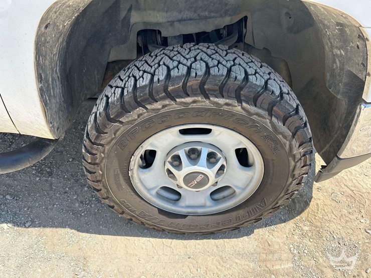 2013-gmc-2500-image-26