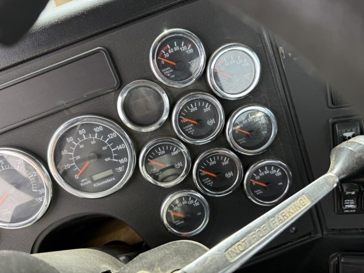 2018-western-star-4900-image-32
