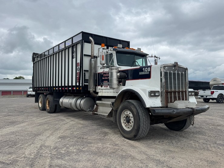 kenworth-w900l-image-7