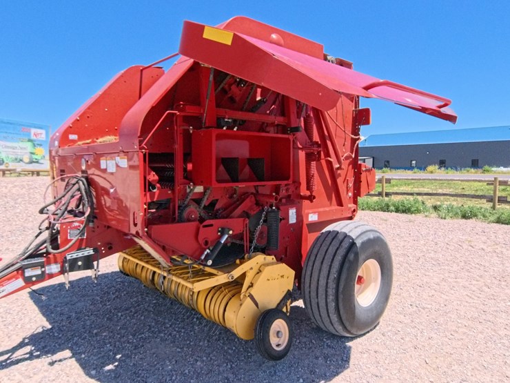 2011-new-holland-br7090-image-29