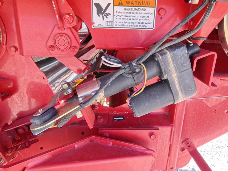 2011-new-holland-br7090-image-71