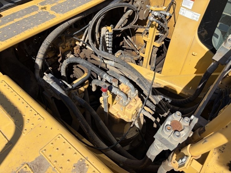 2015-komatsu-pc360-lc-11-image-30