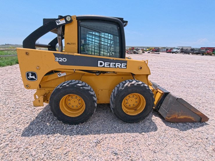 2007-john-deere-320-image-7