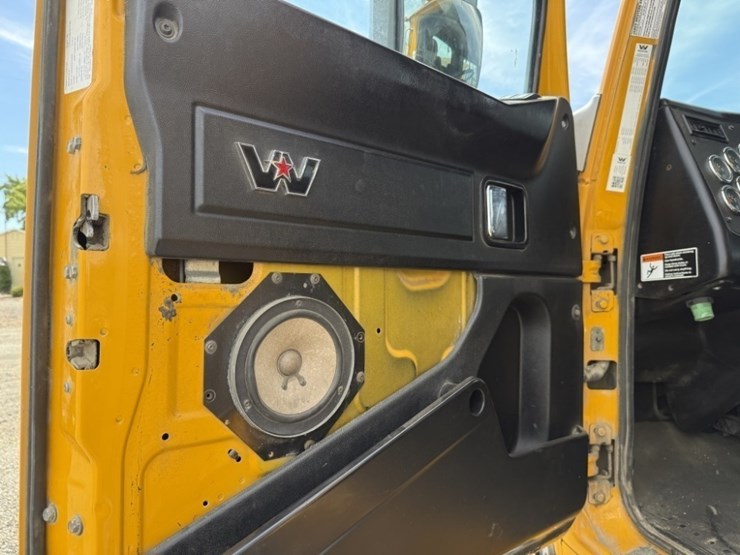2018-western-star-4900-image-27