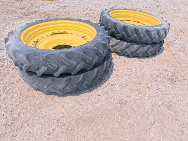 deere-tires-image-1