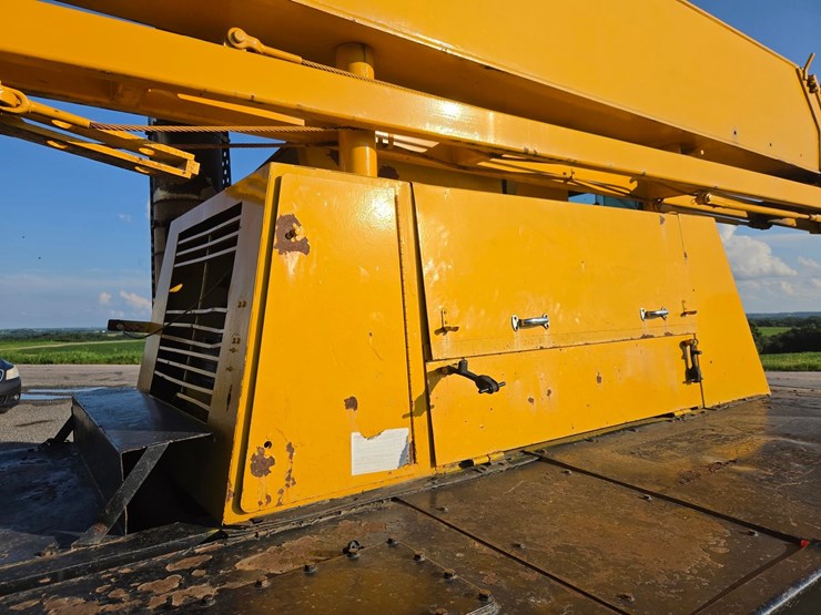 #2446-•-clark-720-crane-truck-image-25
