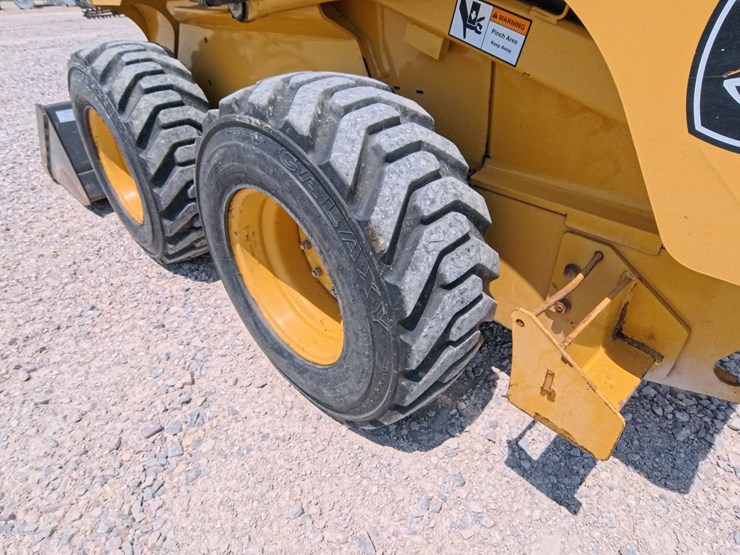 2007-john-deere-320-image-19
