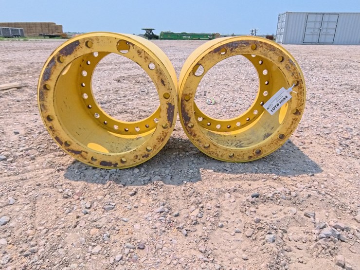 #1084-•-set-of-john-deere-dual-spacers-image-4