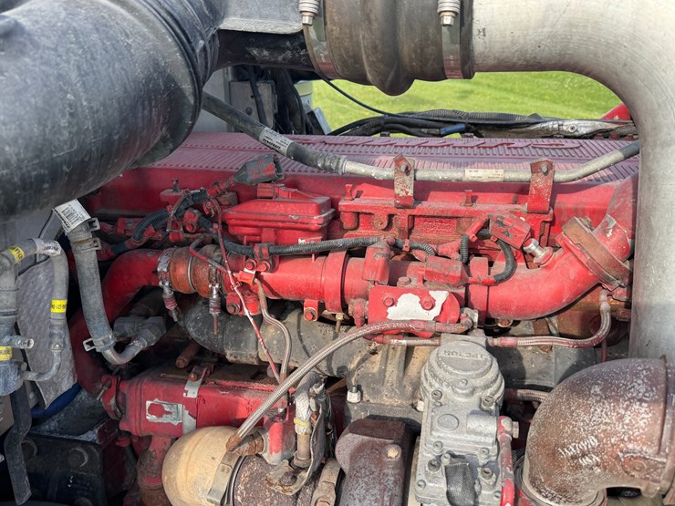 2015-peterbilt-389-image-82
