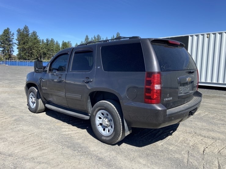 2010-chevrolet-tahoe-lt-image-3