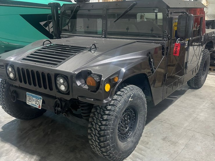 #1850-•-2001-american-general-4x4-hummer-image-1