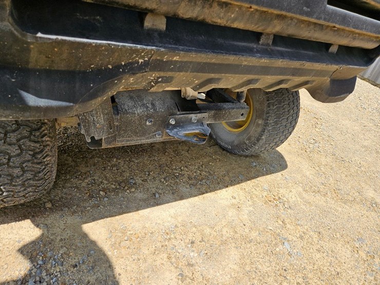 2011-john-deere-gator-image-16
