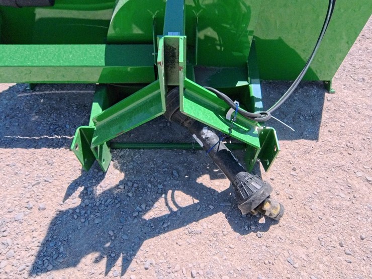 #1093-•-farm-king-960-snow-blower-image-6