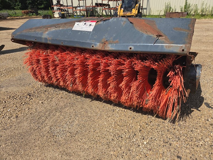 #2440-•-virnig-approx.-60"-skid-steer-sweeper-attachment-image-5