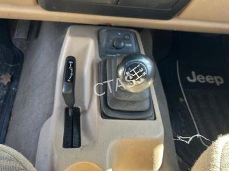 2000-jeep-wrangler-sport-image-14
