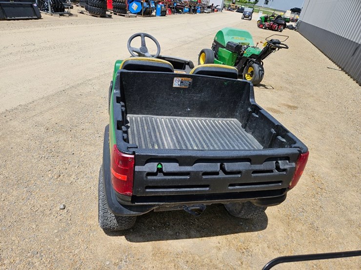 2011-john-deere-gator-image-4