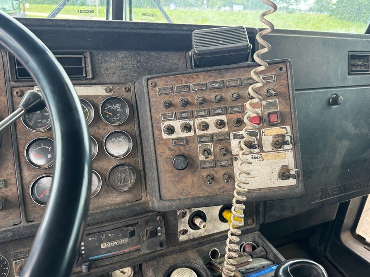 kenworth-w900l-image-29