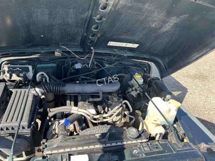 2000-jeep-wrangler-sport-image-17