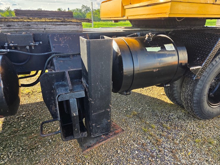 #2446-•-clark-720-crane-truck-image-16