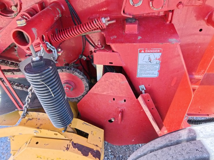 2011-new-holland-br7090-image-34