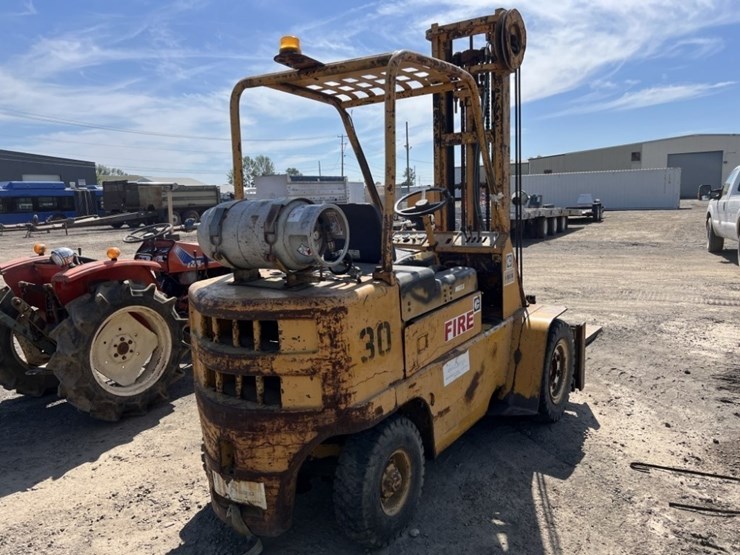 1997-caterpillar-v60b-forklift-image-4