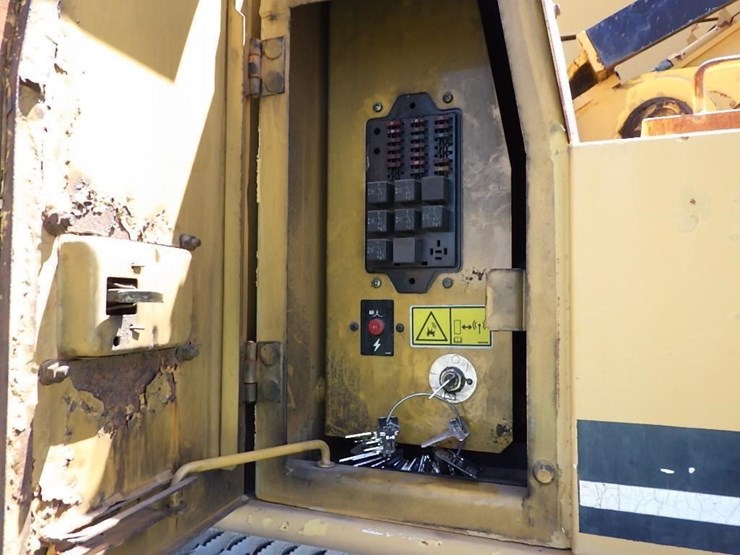caterpillar-325l-image-27